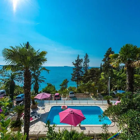 Boutique Carmen 4* Mlini
