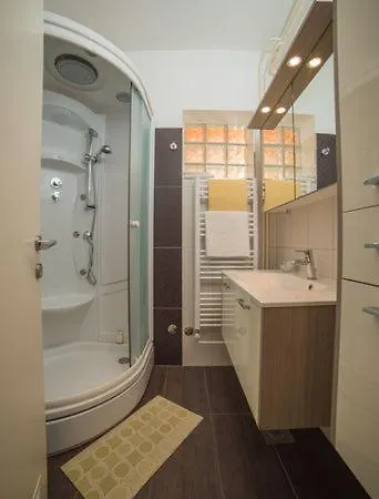 Boutique Carmen Bed & Breakfast Mlini