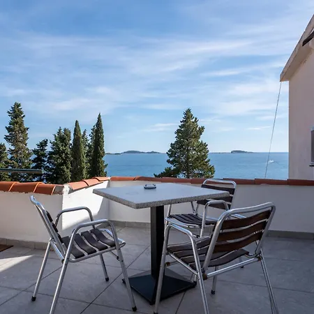 Boutique Carmen 4* Mlini