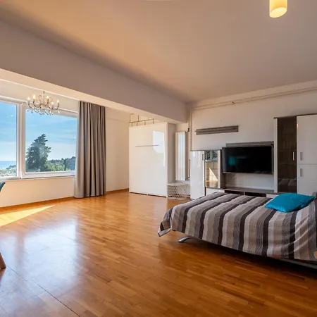 Boutique Carmen Bed & Breakfast
